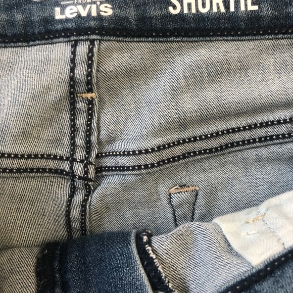 Levi’s Denizen High Rise Shortie Short 17JR Distressed Denim Stretch Summer - Picture 4 of 4